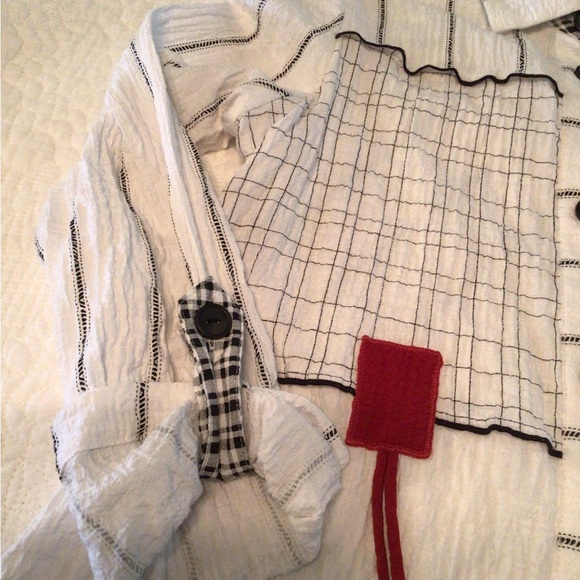 Ali miles button up top - Picture 3 of 3